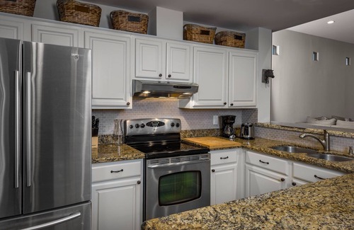 La Paz At Desert Springs House | Kierland Retreat w/Heated Pool & Outdoor Fireplace