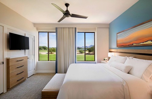 Kierland House | Kierland’s Villas Celebrate any season at the Villas