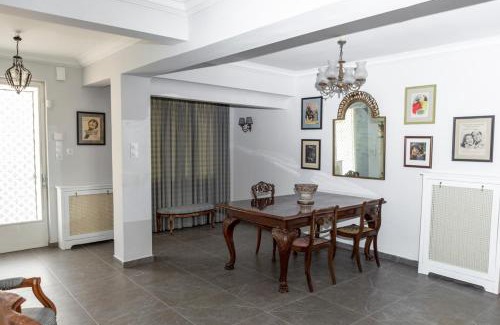 Kifisia Apartment | Kifissia 50's designer house