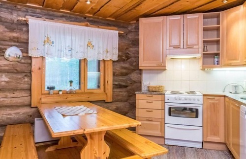 Pyhatunturi House | Kiimaselän Hovi, Kettula by Interhome