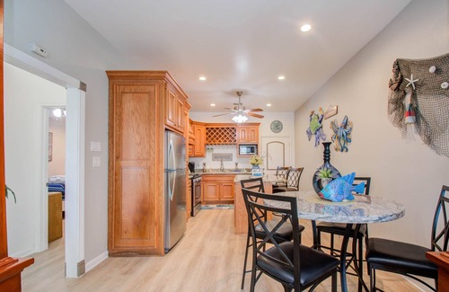 Galveston House | Kiki-1: Walk to Beach and Attractions!, Short Walk to Beach and Pleasure Pier!