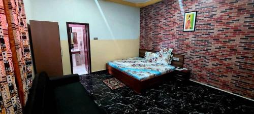 Volta Region Hotel | Kikis Court Resort