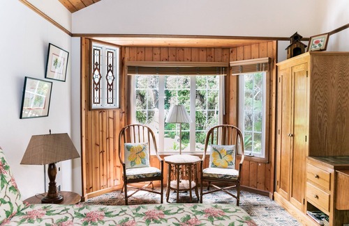 Volcano Bed & Breakfast | Kilauea Lodge and Restaurant
