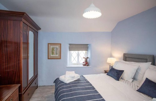 Rostrevor House | Kilbroney River Cottage