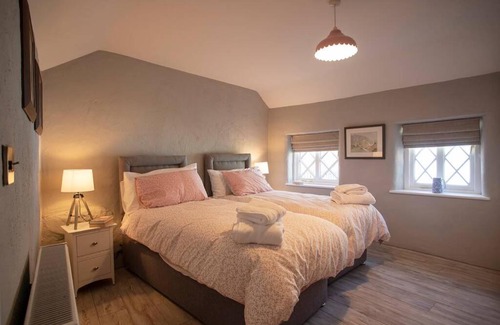 Rostrevor House | Kilbroney River Cottage