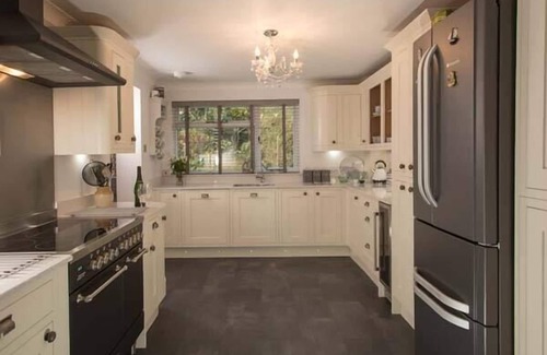 Rock Cottage | KILCARREG, family friendly, luxury holiday cottage in Rock