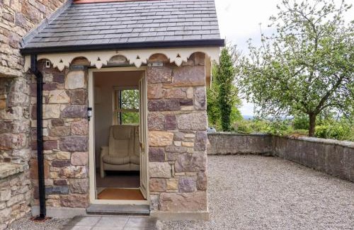 South Tipperary House | Kilcash Castle Cottage