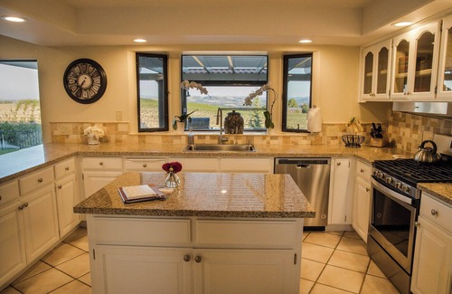 Paso Robles House | Kiler Canyon Ranch House & Apartment offers breathtaking views from every angle!