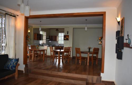 Moshi Hotel | Kili Kivuli