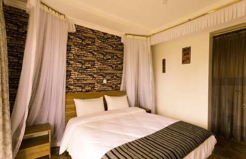 Kilimambogo Bed & Breakfast | Kilihouse B&b Large Ensuite Double Bedroom with full facilities