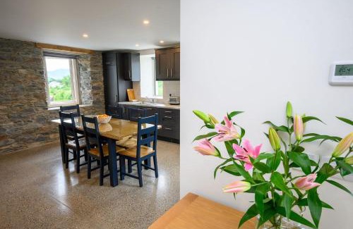 Killarney House | Killarney Old School Road sleeps 6