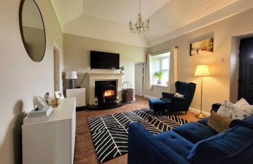 Kinuary House | Killawalla Cottage, Westport.