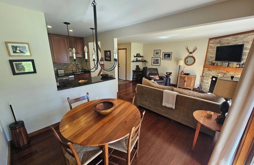 Central Vermont- Killington Condo | Killington Condo, Pool, Hot-tubs, Sauna. Walk to Snowshed, Ski-in, Mt Bike, Golf