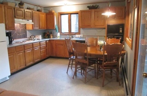 Rochester House | Killington, Pico, Sugarbush, Mad River Glen, Middlebury Snowbowl + many more
