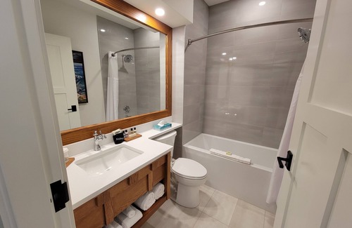 Waterton Park Hotel | Kilmorey Lodge