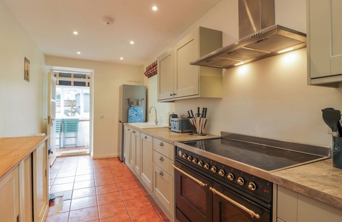 Thornhill Cottage | KILNMARK FARMHOUSE, pet friendly, with open fire in Moniaive