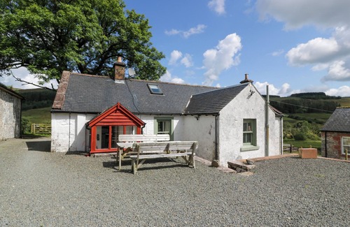 Thornhill Cottage | KILNMARK FARMHOUSE, pet friendly, with open fire in Moniaive
