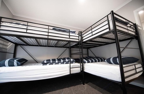 Moorak Apartment | Kilsby Sinkhole & Accommodation