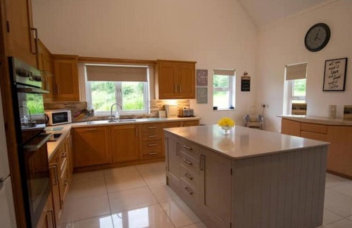 Omagh Other | Kilskeery Lodge, modern country house with hot tub