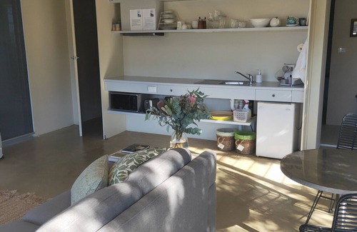 Stanwell Park Apartment | Kim's Place private apartment - uninterrupted ocean views at your doorstep