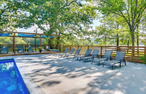 Kimberling City Cottage | Kimberling City Oasis: Boat Slip, Kayaks & More!