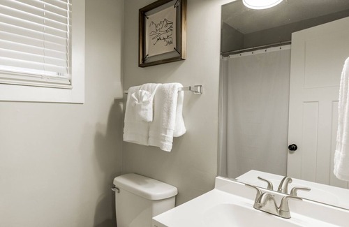 Kimberling City Hotel | Kimberling Cove H21