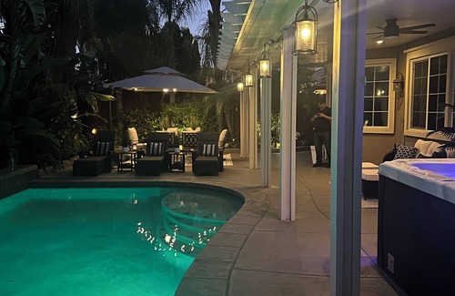 Lake Elsinore House | Kimberlys Amazing Palm Resort Salt Water Pool New 14 person Spa & Fire Table!