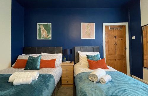 Rotherham House | Kimberworth House, 4 Bedrooms, WIFI, Close to M1, Longer Stay, Free Parking