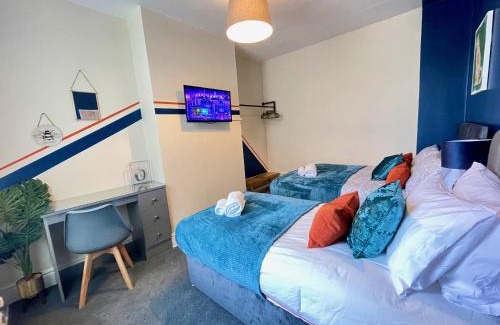 Rotherham House | Kimberworth House, 4 Bedrooms, WIFI, Close to M1, Longer Stay, Free Parking