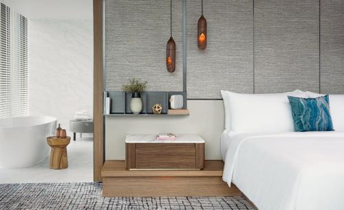 Chidlom Hotel | Kimpton Maa-Lai Bangkok by IHG