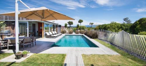 Tasman House | Kina Retreat - Luxury Nelson Getaway