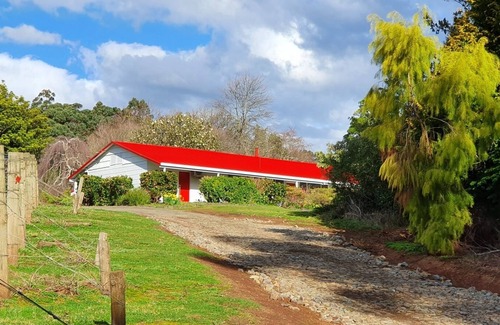 Gladysdale House | "KiNam Vinea" - A Farm Stay in the Yarra Valley