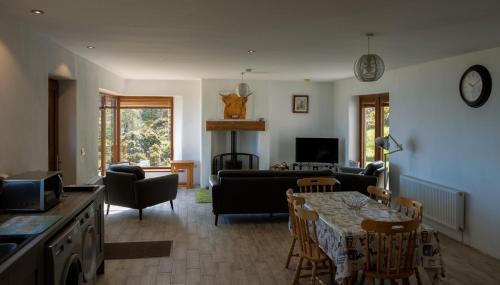 Ballycastle Apartment | Kinbane Self Catering Cottages - 'Makem's Cottage'