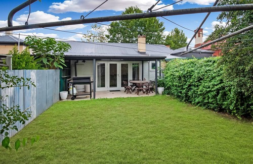 Wagga Wagga House | Kincaid Cottage - Cozy 2 Bed Home, CBD Location
