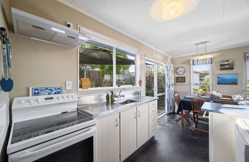 Taupo House | Kinder Cottage