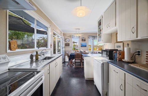 Taupo House | Kinder Cottage
