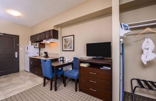 Kindersley Hotel | Kindersley All Suites Hotel