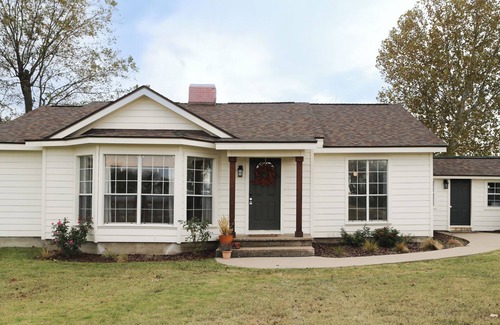 China Spring House | Kindred Cottage - Charming 3 bedroom house 20min from downtown