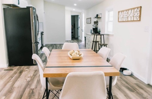 Santee House | Kindred Spirits Retreat at Lake Marion - Pet Friendly Getaway Minutes from I-95!