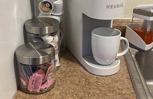 Madison Apartment | King | 5min Hosp | 10min Airport | 300 Mbps