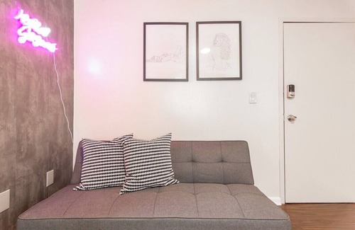 Little Haiti Apartment | King Bed $0 Cleaning Fee! Studio