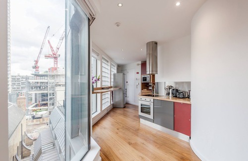 Soho Apartment | ✪King Bed 1BR Flat with A/C ✪: A Perfect 5-Star Stay in Soho
