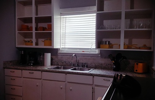 Fort Worth House | KING BED, 2 HOMES , 2 KITCHENS, SLEEPS UP TOO 13, 3 MINS FROM STOCKYARDS FORTWORTH!