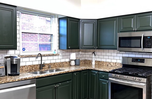 Detroit House | King Bed - 3 Bedroom Modern Colonial Detroit Home