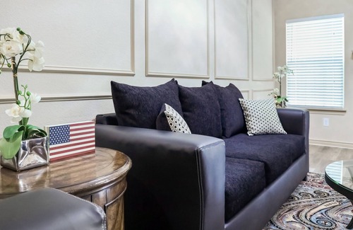 Euless House | King Bed 3B 2.5B Luxury Townhouse*24/7 Check-in