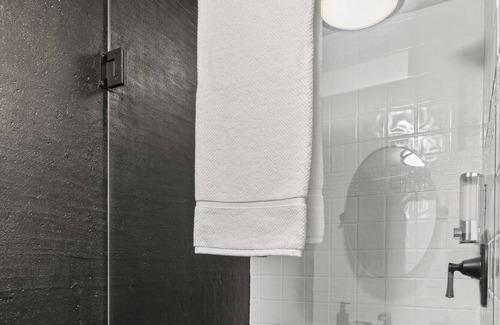 Billings House | King Bed and Pool Table - Beautiful Montana Home