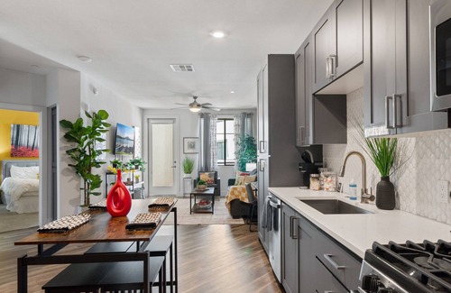 North Scottsdale Condo | King Bed※Courtyard View※Pool+Games※Instant Booking