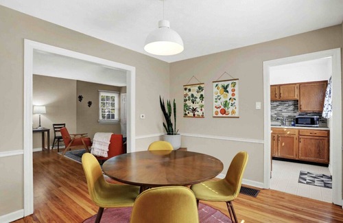 Indianapolis House | KING BED! Cozy Home Minutes from Broad Ripple Ave