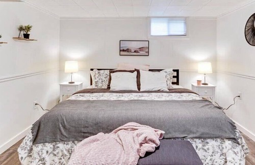 South Ogden House | King Bed,Cozy Living Room,Board Games