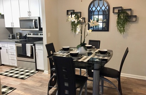 Rocklin Apartment | King Bed Cozy Master Suite, Long Stays are Welcome